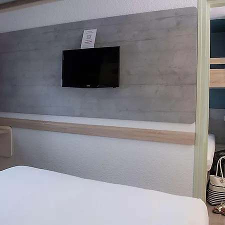 Ibis Budget Les Docks 2*
