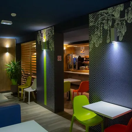 Ibis Budget Les Docks 2*