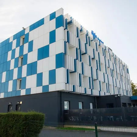Ibis Budget Les Docks 2*