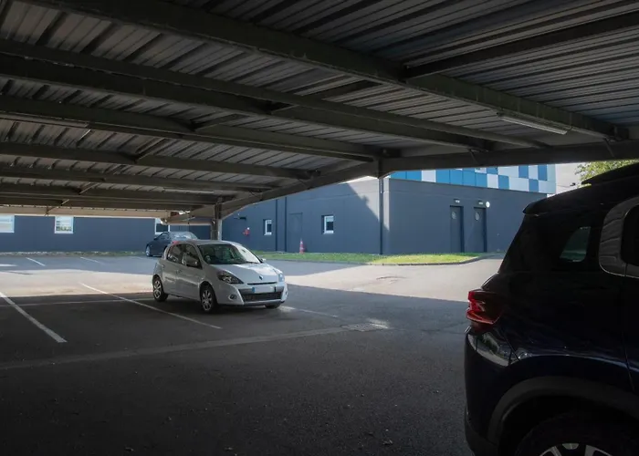 Ibis Budget Les Docks 2*