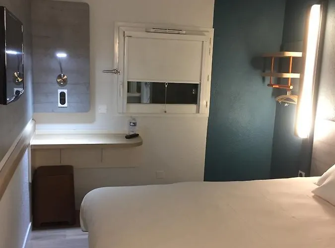 Ibis Budget Les Docks 2*