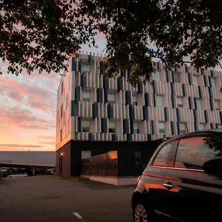 Ibis Budget Les Docks Hotell 2*