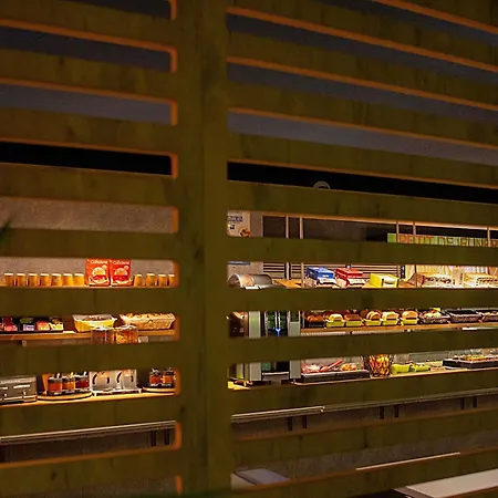 Ibis Budget Les Docks 2*