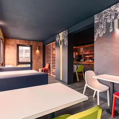 ホテル Ibis Budget Les Docks 2*