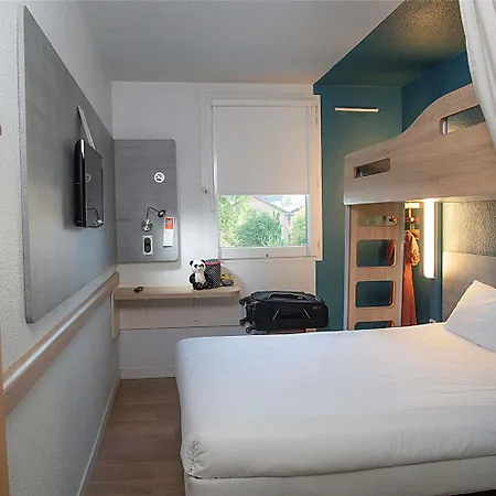 Ibis Budget Les Docks 2*