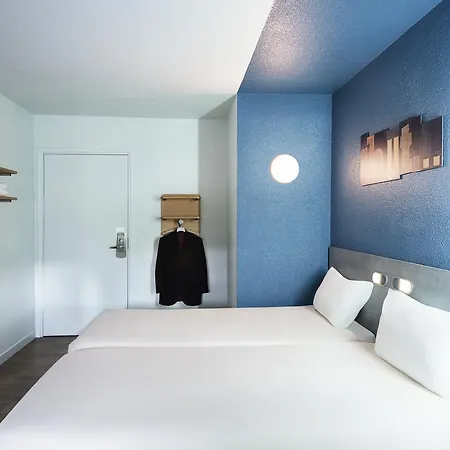 Ibis Budget Les Docks Hotel