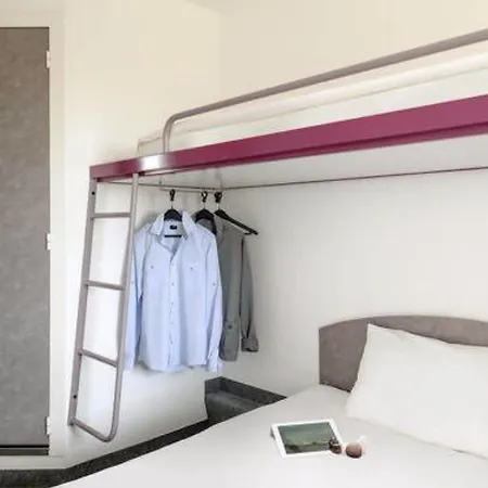 Ibis Budget Les Docks 2*