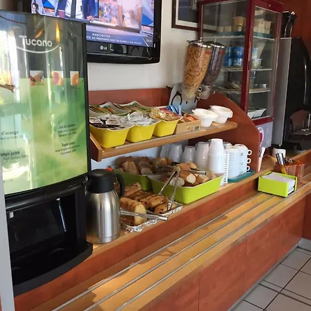 Hotel Ibis Budget Les Docks 2*