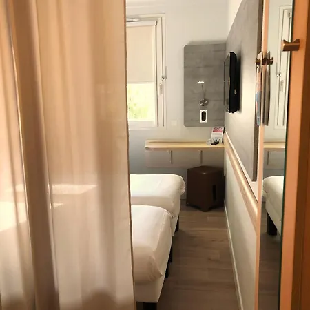 Ibis Budget Les Docks 酒店 2*