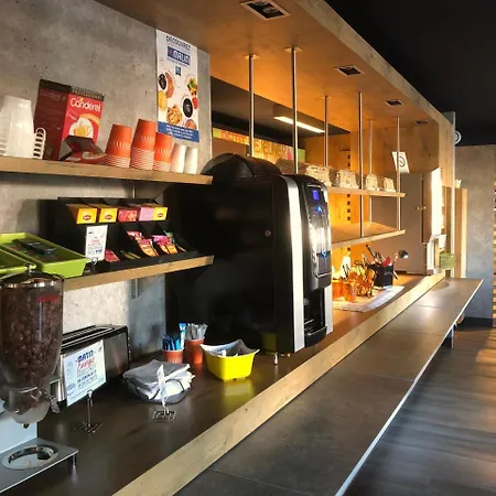 酒店 Ibis Budget Les Docks 2*