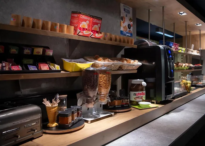 Ibis Budget Les Docks Hotel 2*