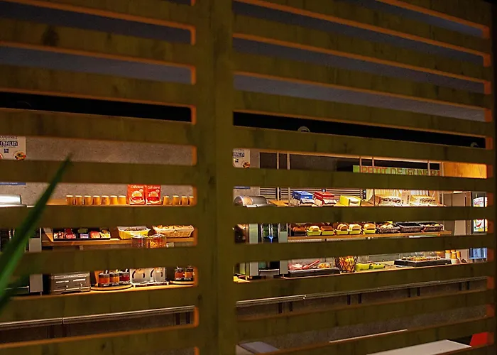 Ibis Budget Les Docks 2*