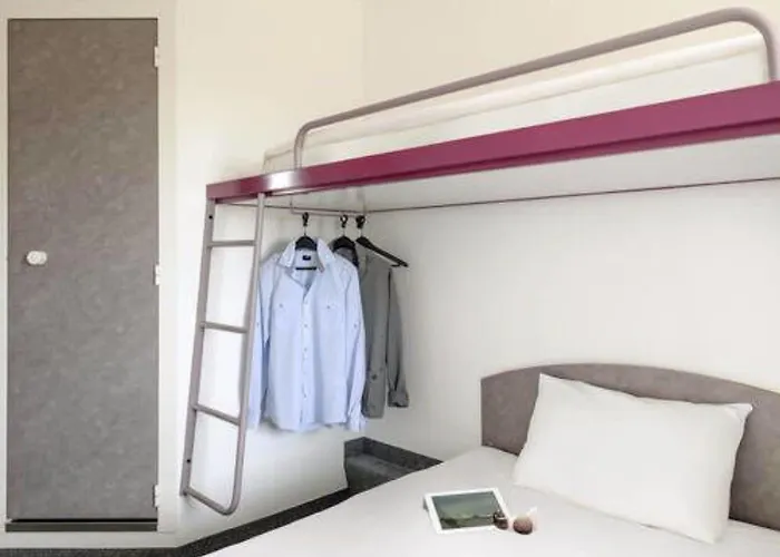 Ibis Budget Les Docks 2*