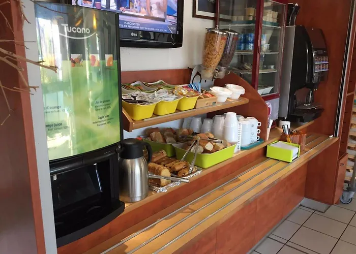 Hotel Ibis Budget Les Docks 2*