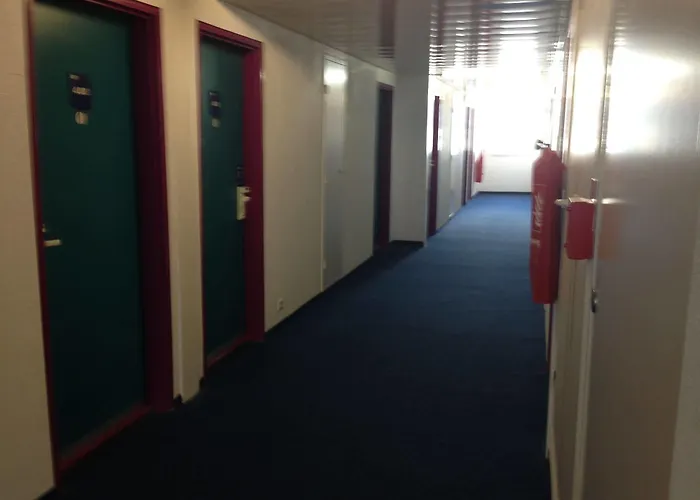 Ibis Budget Les Docks 2*