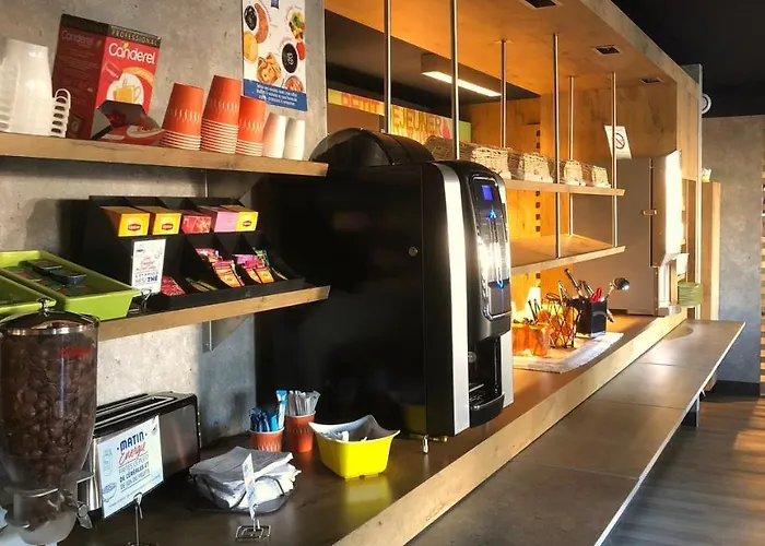 Hotel Ibis Budget Les Docks 2*